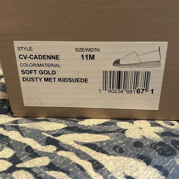 Crown Vintage gold espadrille. Size 11M - Picture 2 of 2